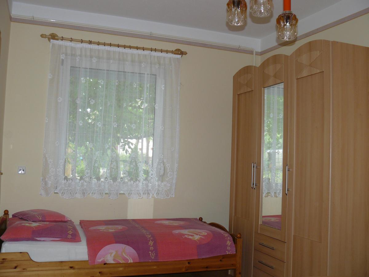 Zsuzsi Apartman Zalakaros Exteriör bild