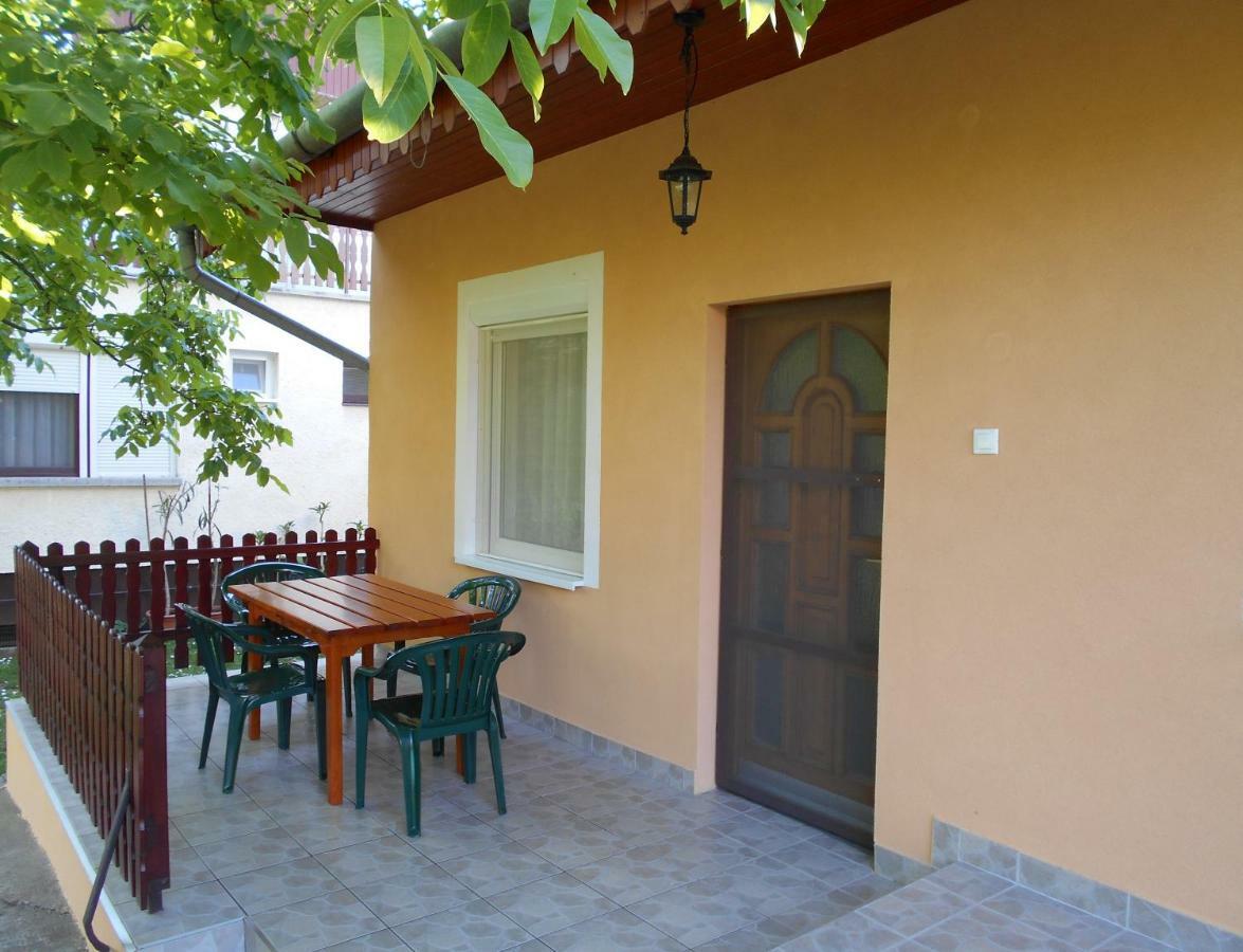 Zsuzsi Apartman Zalakaros Exteriör bild