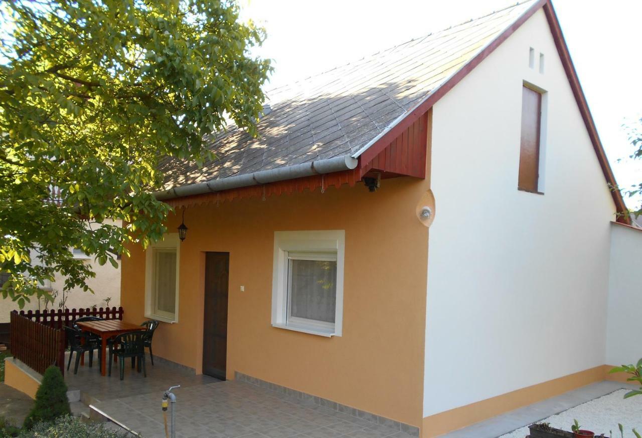 Zsuzsi Apartman Zalakaros Exteriör bild